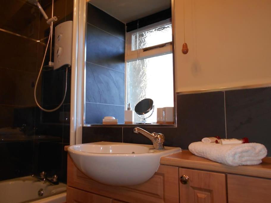 Apartamento The Granary, Old Corn Mill, Yorkshire Dales West Burton Exterior foto